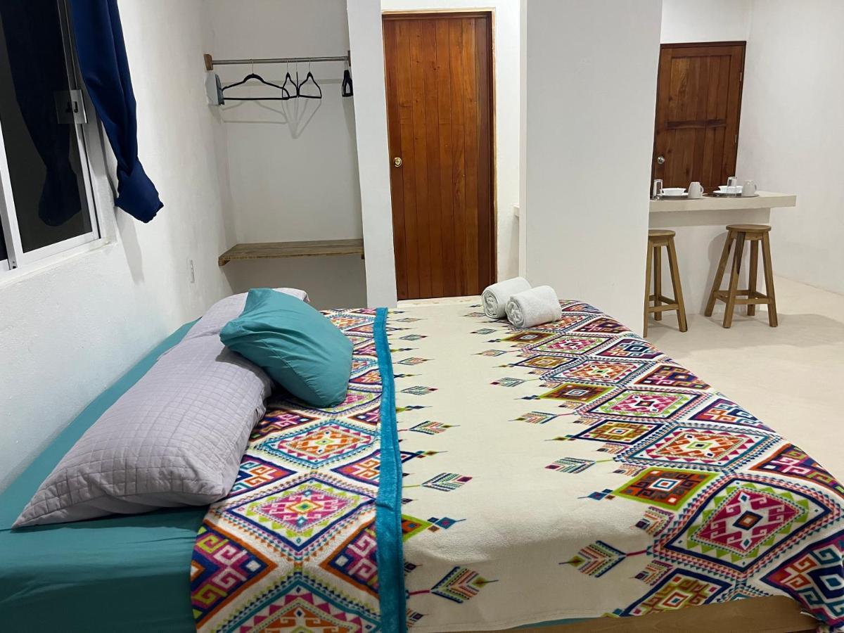 Casa Los Abuelos 홀박스아일랜드 외부 사진