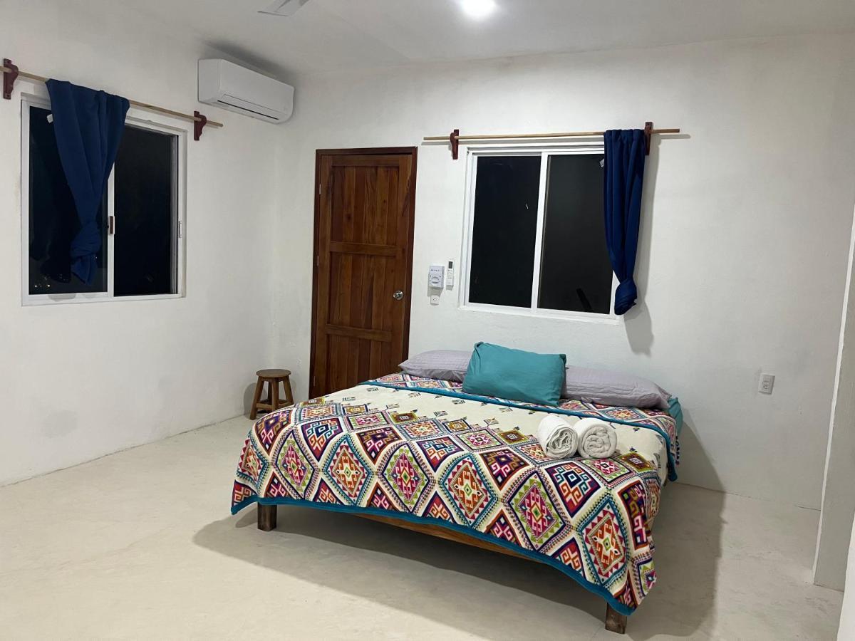 Casa Los Abuelos 홀박스아일랜드 외부 사진